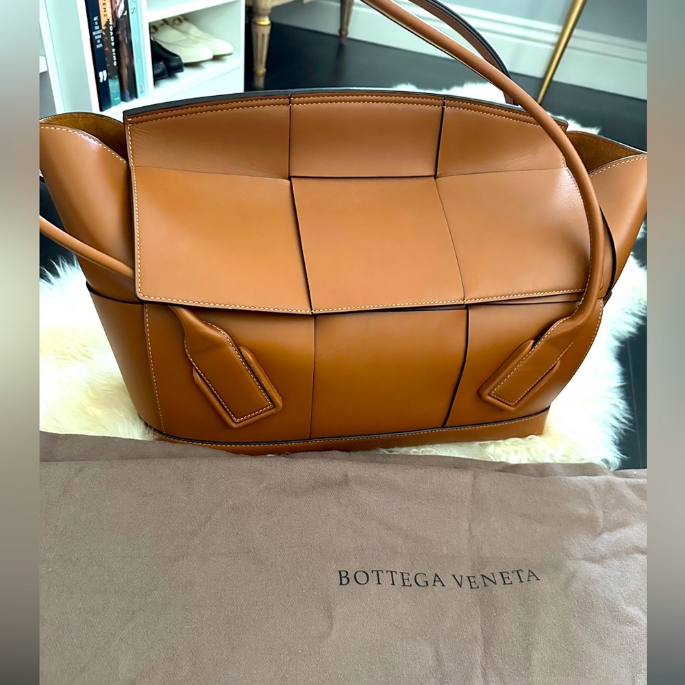 Bottega Veneta 2019 Arco 56 bag